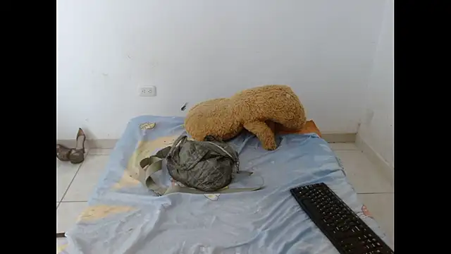 keyklin1 online show from 01-12-26, 01:40