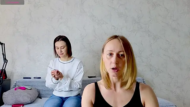 sweeetgirls2021 online show from 04-12-26, 03:10