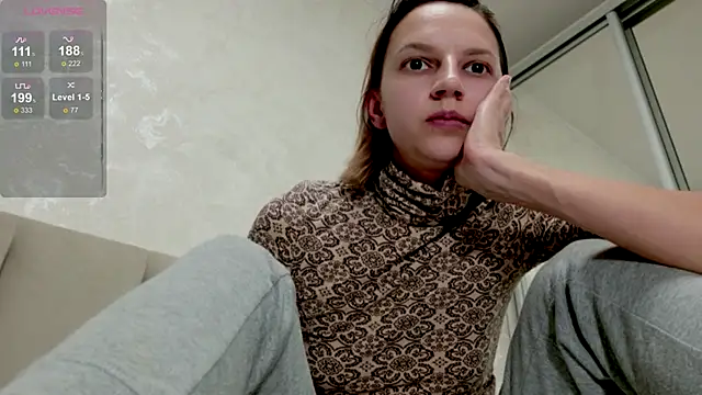 Alisa-w online show from 11-17-25, 02:32