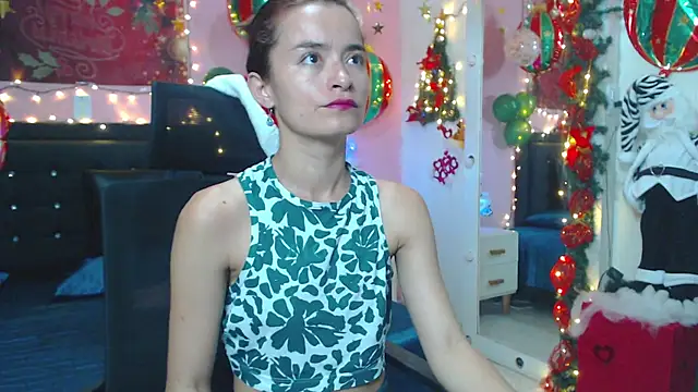 NicoleSantana online show from 12-15-25, 10:15