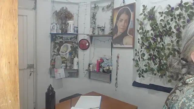 Snapshot of FunnyGrandma chatting on 05-17-26, 12:21 FunnyGrandma online show from 05-17-26, 12:21