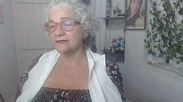 FunnyGrandma online show from 10-02-25, 12:58