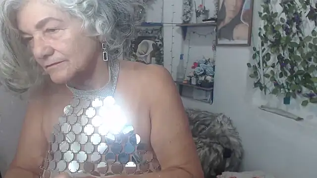 FunnyGrandma online show from 10-07-25, 09:16