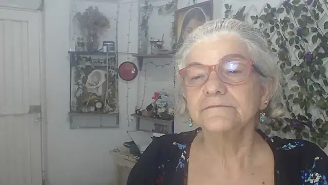 FunnyGrandma online show from 02-09-26, 11:58