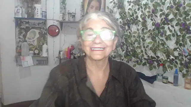 Snapshot of FunnyGrandma chatting on 05-18-26, 12:00 FunnyGrandma online show from 05-18-26, 12:00