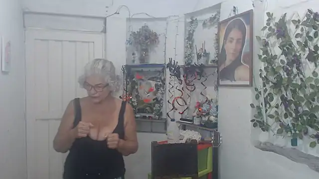 FunnyGrandma online show from 10-23-25, 03:05