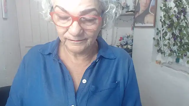 FunnyGrandma online show from 09-30-25, 12:05