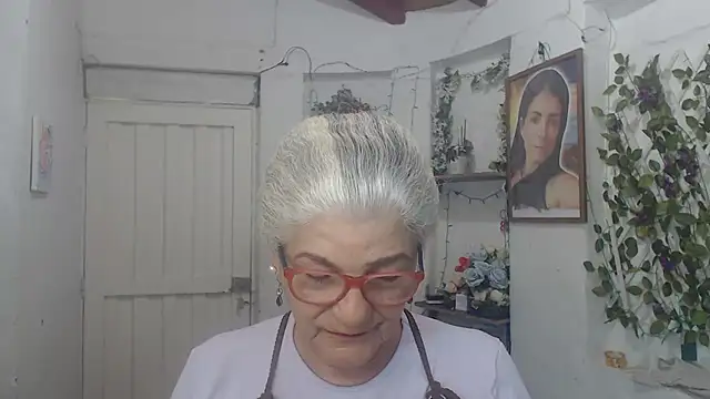 FunnyGrandma online show from 09-21-25, 11:21