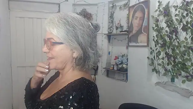 FunnyGrandma online show from 10-03-25, 11:28