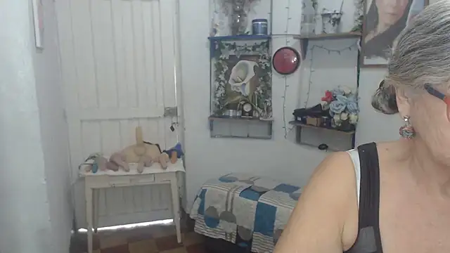 FunnyGrandma online show from 03-05-26, 07:43