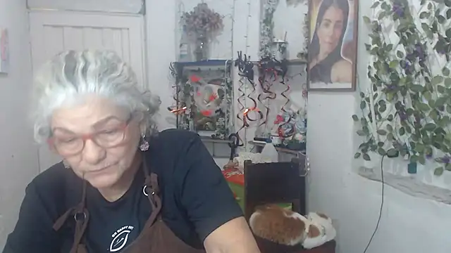FunnyGrandma online show from 10-28-25, 03:07