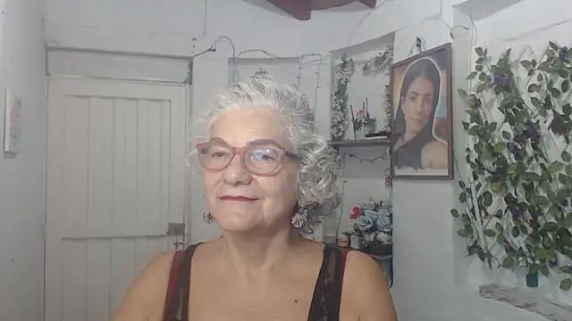 FunnyGrandma online show from 10-05-25, 10:44