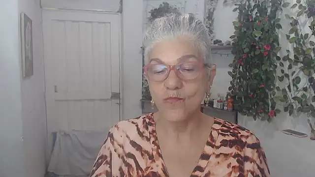 FunnyGrandma online show from 02-18-25, 01:54