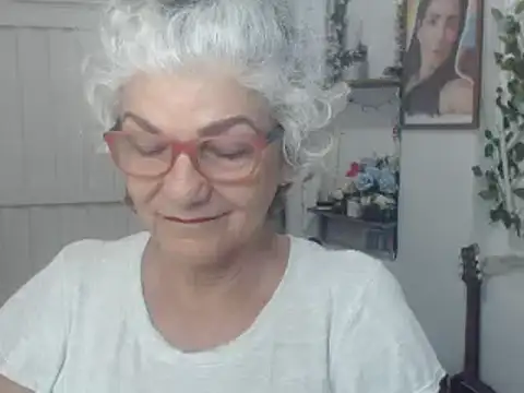 FunnyGrandma online show from 09-10-25, 01:26