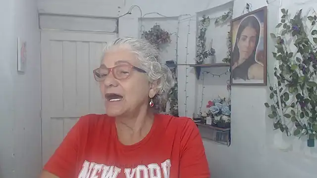 FunnyGrandma online show from 09-19-25, 02:15