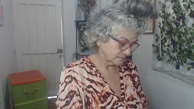 FunnyGrandma online show from 10-16-25, 06:49
