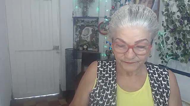 FunnyGrandma online show from 12-18-25, 08:45