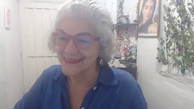 FunnyGrandma online show from 10-26-25, 02:45