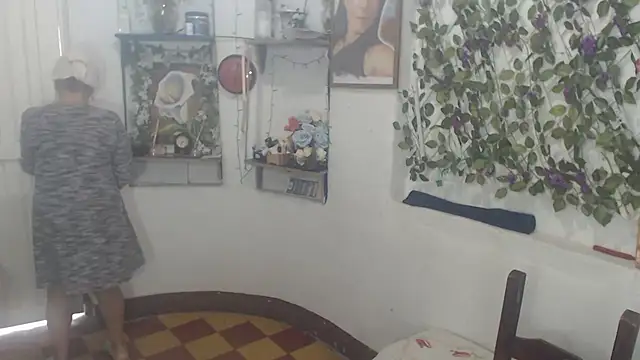 FunnyGrandma online show from 02-14-26, 05:46