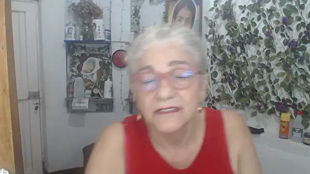 Snapshot of FunnyGrandma chatting on 05-07-26, 02:05 FunnyGrandma online show from 05-07-26, 02:05