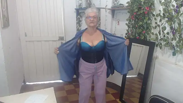FunnyGrandma online show from 03-12-25, 09:13