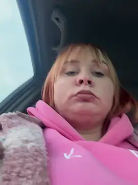 Snapshot of Model9798 chatting on 02-07-25, 02:26 Model9798 online show from 02-07-25, 02:26