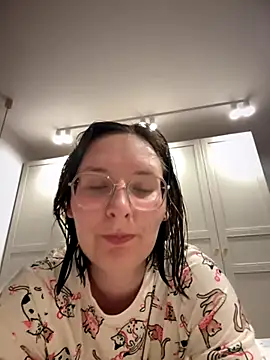 The Snowwhitee online show from 10-04-25, 06:20