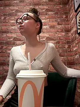 The Snowwhitee online show from 01-06-26, 09:02