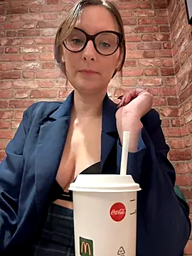 The Snowwhitee online show from 12-01-25, 09:04