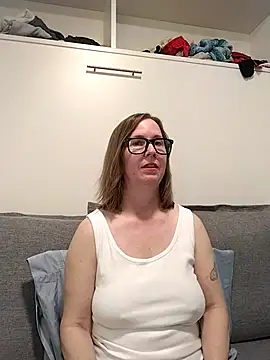 SweetandNaughty1 online show from 03-09-26, 08:45