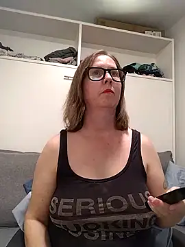 SweetandNaughty1 online show from 02-11-26, 04:01