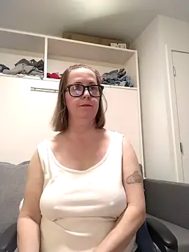 SweetandNaughty1 online show from 01-08-26, 08:37