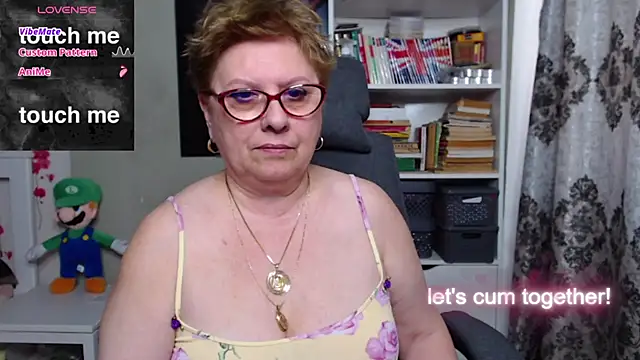 Snapshot of Mella4you chatting on 03-04-25, 10:46 Mella4you online show from 03-04-25, 10:46
