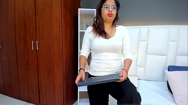 yeral2017 online show from 11-19-25, 01:55