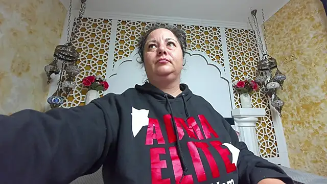 AleshaArabian online show from 10-13-25, 02:24