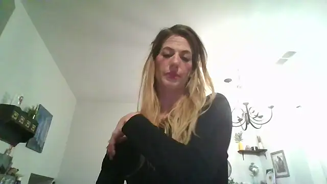 Rhodesxox online show from 10-31-25, 05:48