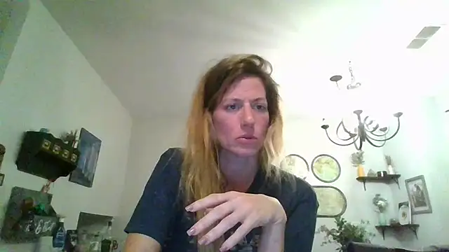 Rhodesxox online show from 10-19-25, 02:14