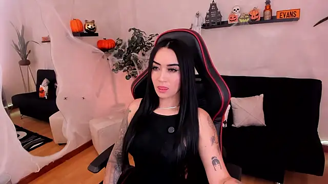 EmmyEvans1 online show from 10-11-25, 07:37