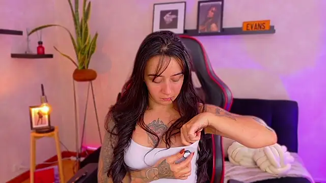 EmmyEvans1 online show from 02-21-26, 07:38