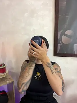 EmmyEvans1 online show from 02-14-26, 07:58