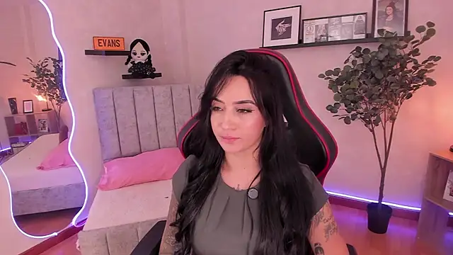 EmmyEvans1 online show from 09-10-25, 07:35