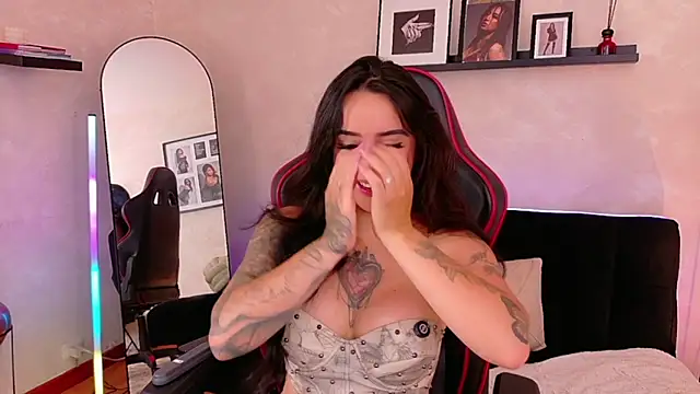 EmmyEvans1 online show from 04-01-26, 07:33