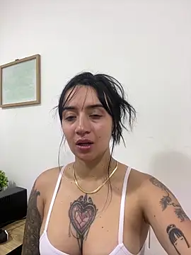 EmmyEvans1 online show from 02-10-26, 07:46