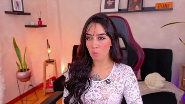 EmmyEvans1 online show from 02-17-26, 07:44