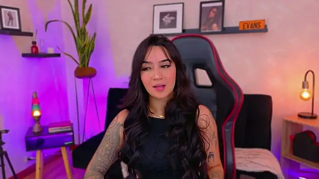 EmmyEvans1 online show from 02-05-26, 07:43