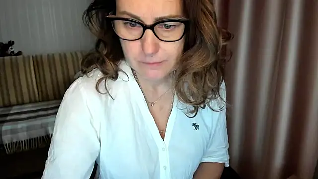 lauraoven online show from 12-15-25, 10:32