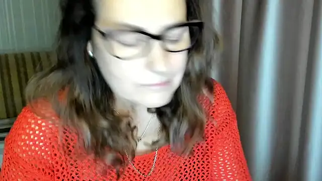 lauraoven online show from 11-01-25, 07:57