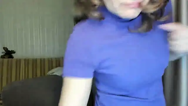 Snapshot of lauraoven chatting on 02-22-25, 05:13 lauraoven online show from 02-22-25, 05:13