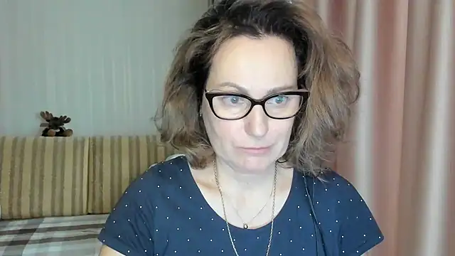 Snapshot of lauraoven chatting on 03-01-25, 12:45 lauraoven online show from 03-01-25, 12:45