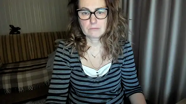 lauraoven online show from 01-18-26, 01:14